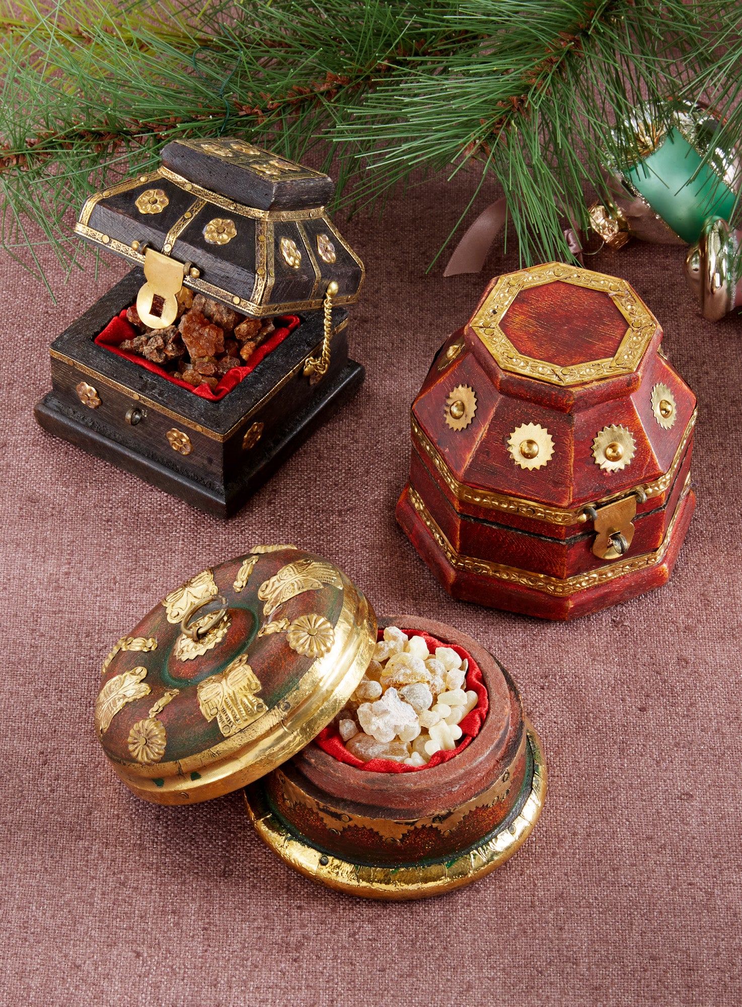 Christmas Gifts Magi: Over 2,591 Royalty-Free Licensable Stock Vectors &  Vector Art | Shutterstock