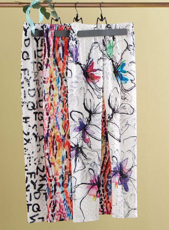 Jump for Joy Embossed Leggings - White FINAL SALE (No Returns)