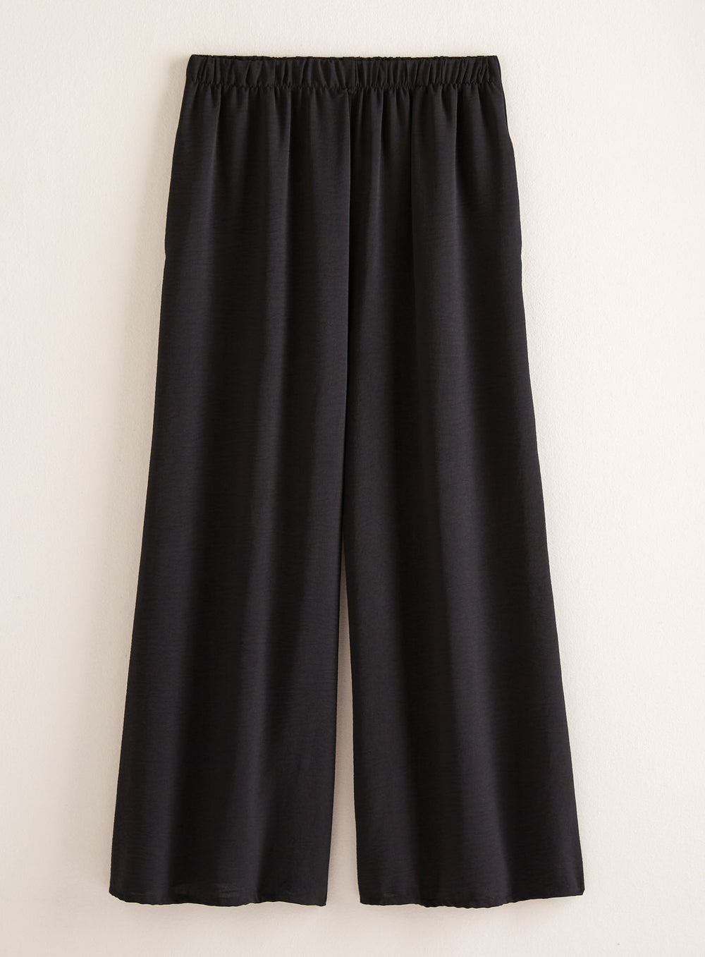 Airflow Wide-Leg Pants with Pockets