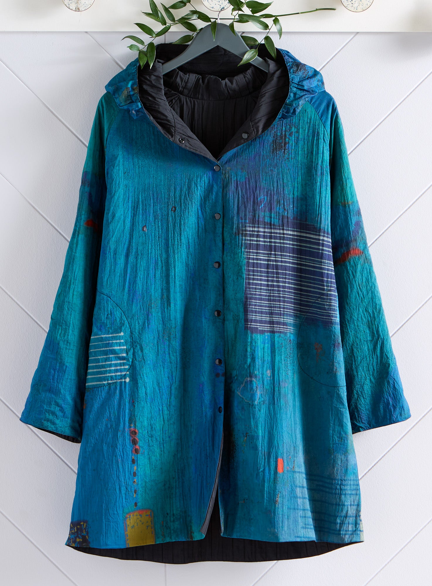 Wayfinder Reversible Raincoat | Petalura
