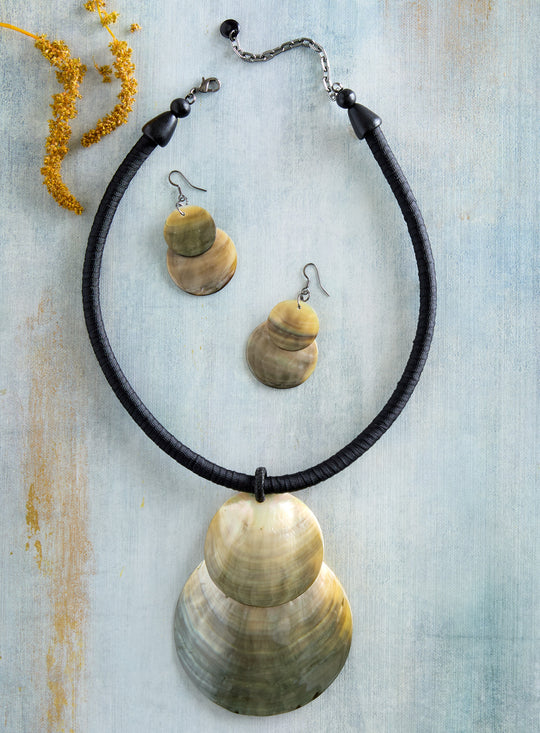 Low Tide Treasure Necklace and Earrings Set