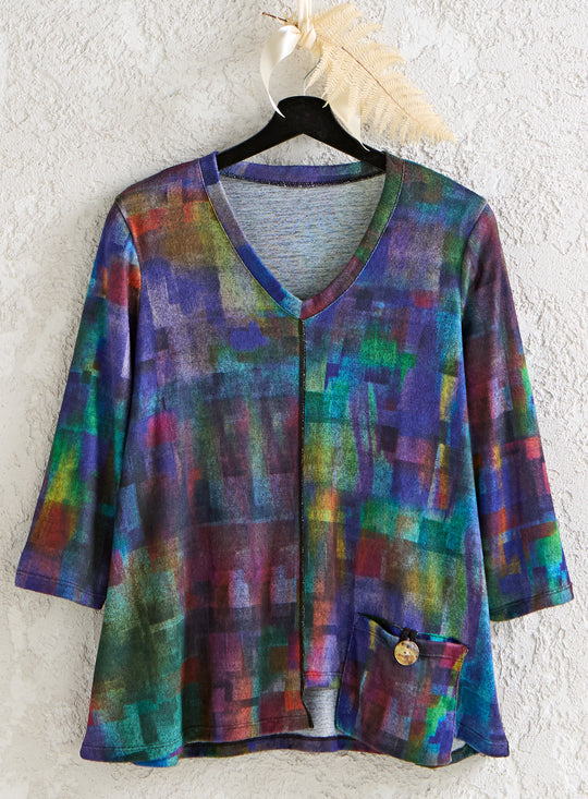 Prismatic V-Neck Pocket Top