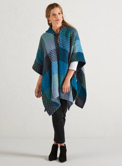 Celtic Sea Woolen Poncho Outfit